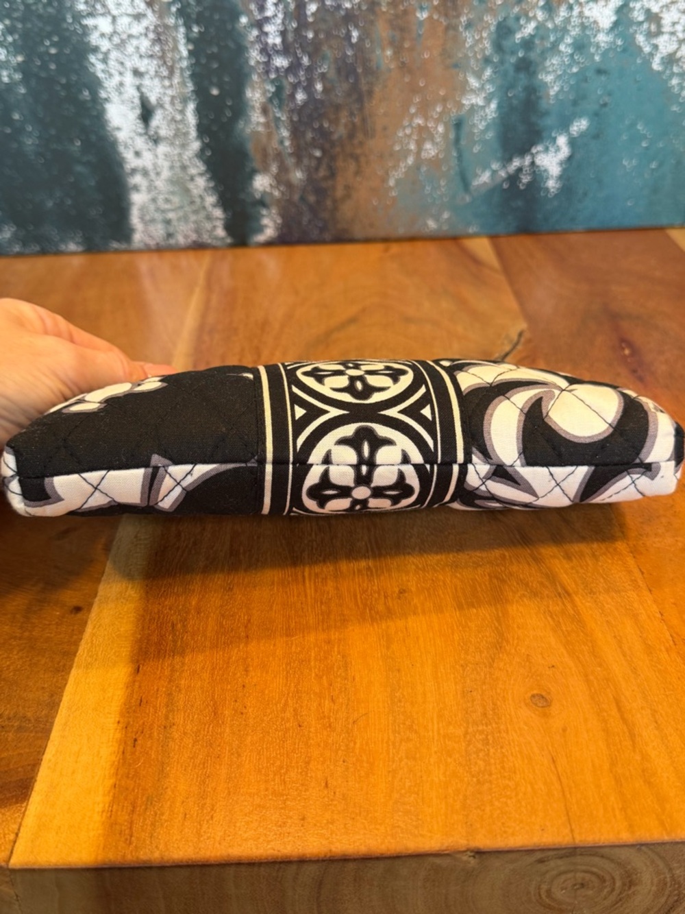 Vera Bradley Classic 2010s Retired Print Kiss Lock Wallet Black/White (NWOT) - Picture 8 of 12